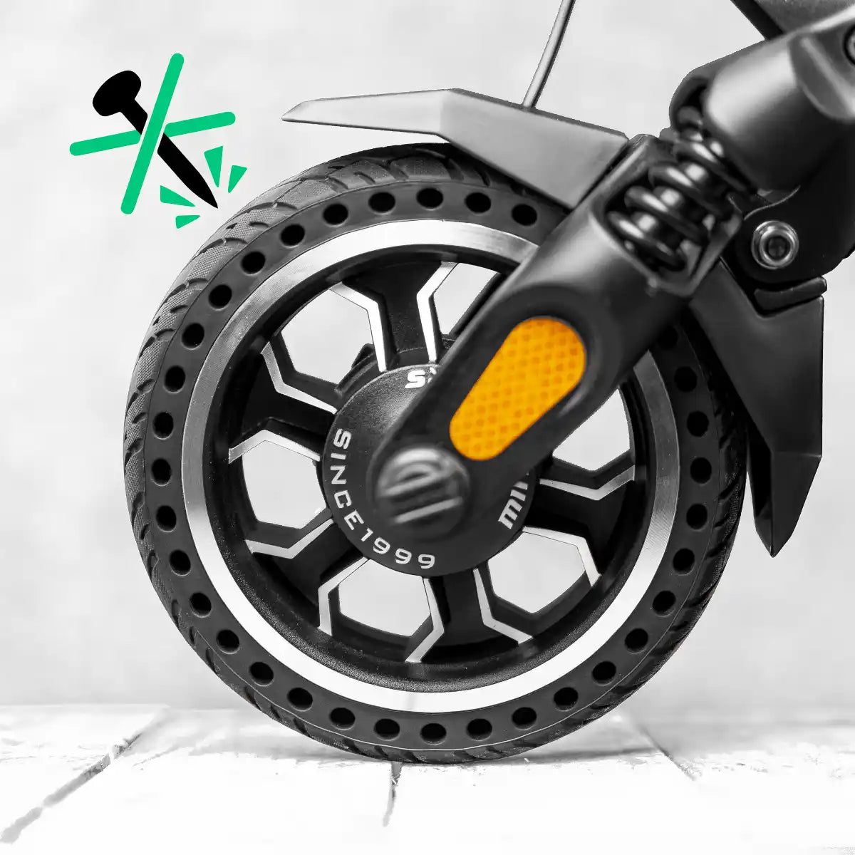 Unplattbarer Vollreifen 8,5 Zoll